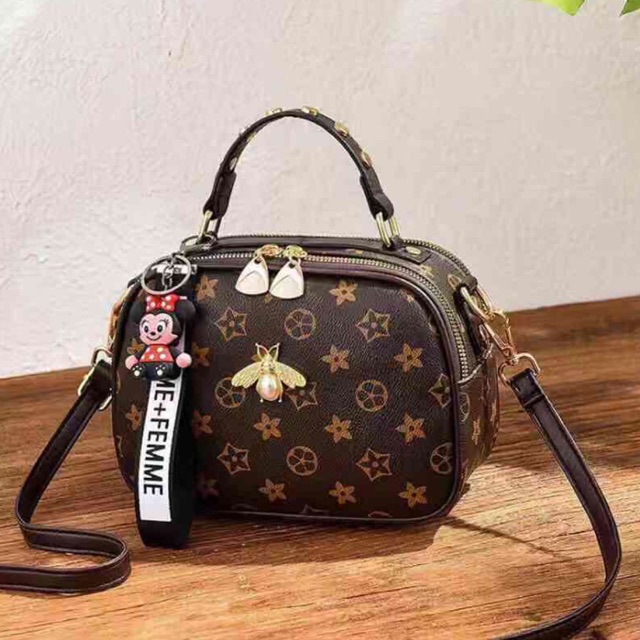 Louis vuitton 2025 bee bag