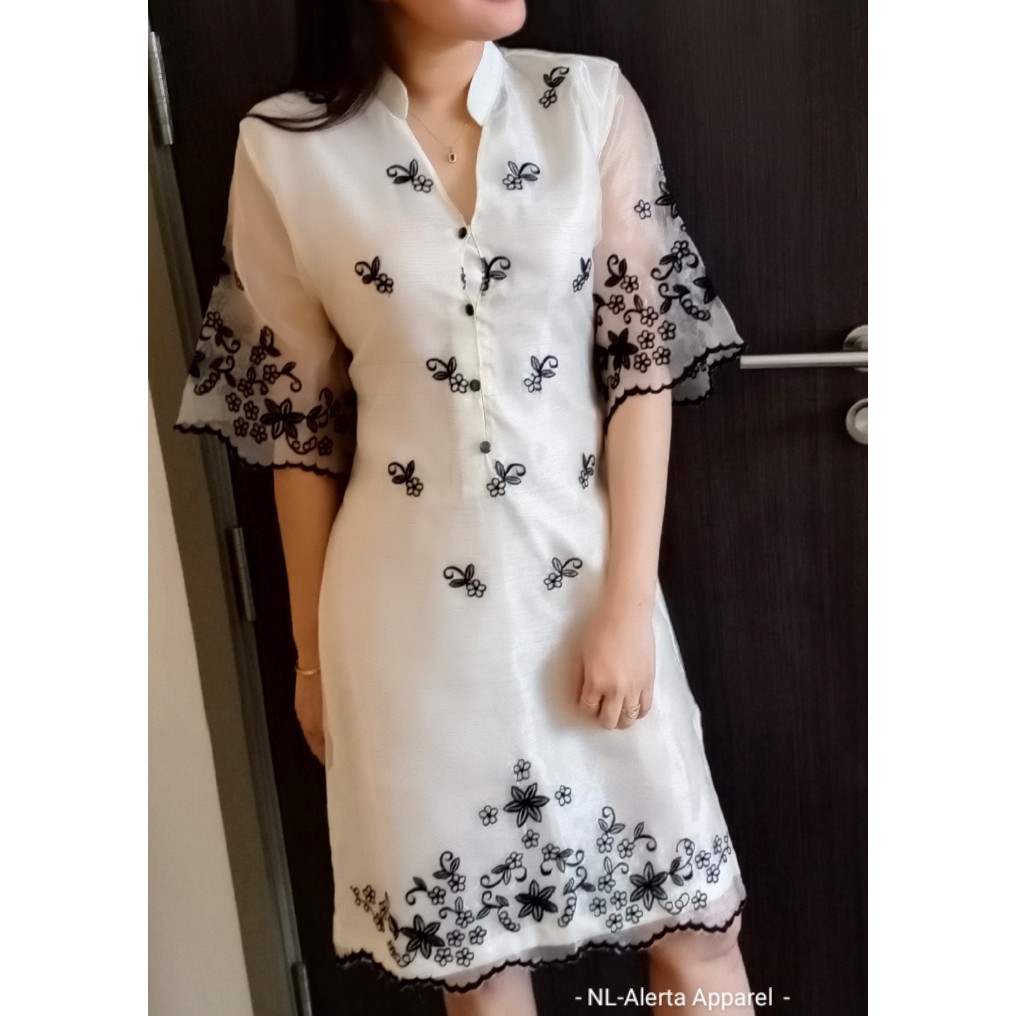 Modern lady outlet barong