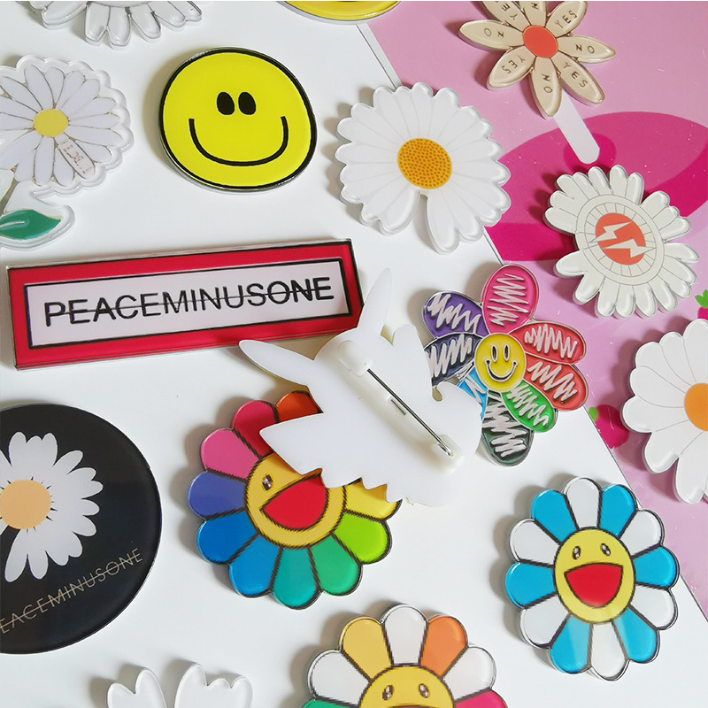 G-DRAGON Peaceminusone Daisy Acrylic Pins Cartoon Badge Corsage