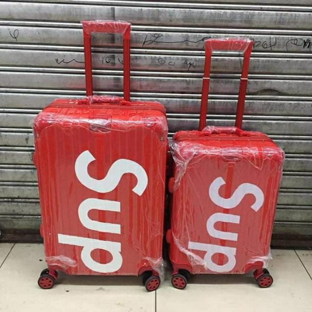 Supreme cheap luggage replica