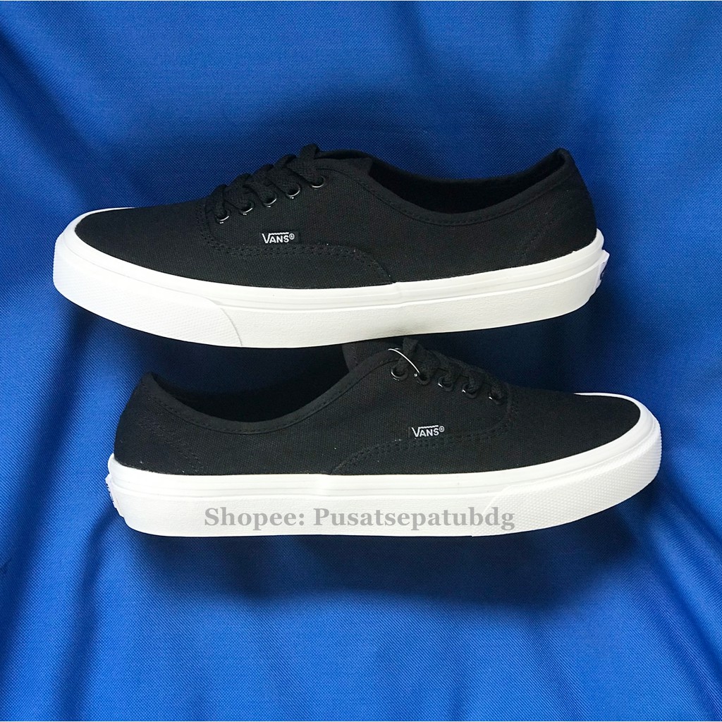 Vans authentic hotsell black mono