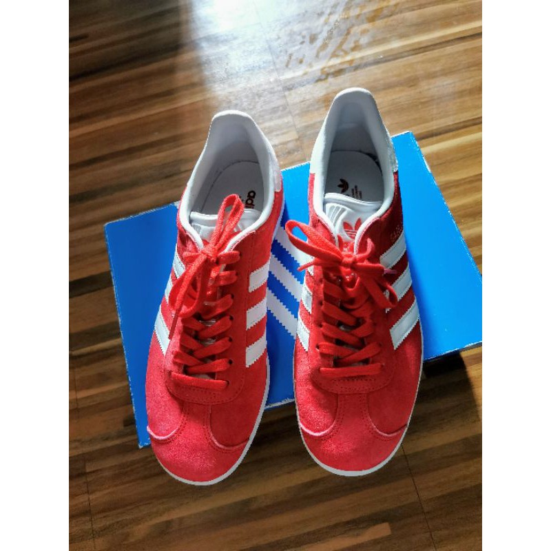 Adidas gazelle outlet red price