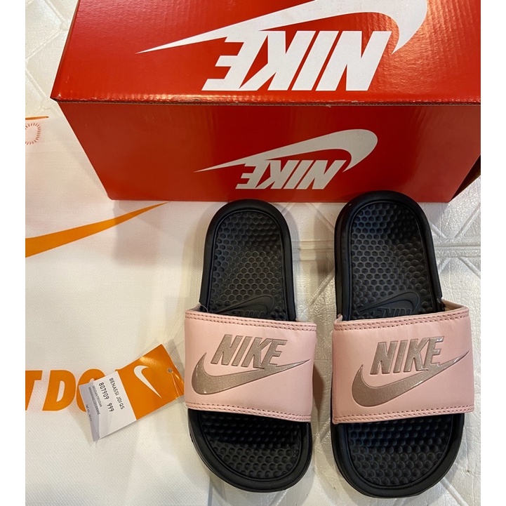 Nike benassi hotsell slides rose gold