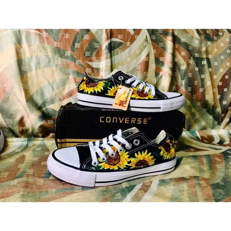 Black best sale sunflower shoes