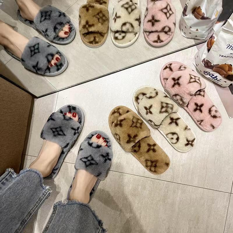 Lv deals fur slipper