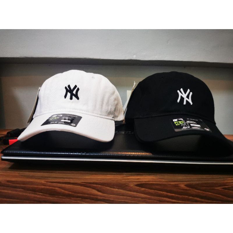 CapSwag.com - 🛒 Available Now:  🛒 Celebrate dad  with the New York Yankees Father's Day 9Twenty Fitted Cap featuring a navy  blue Yankees logo and MLB ribbon on the side, now