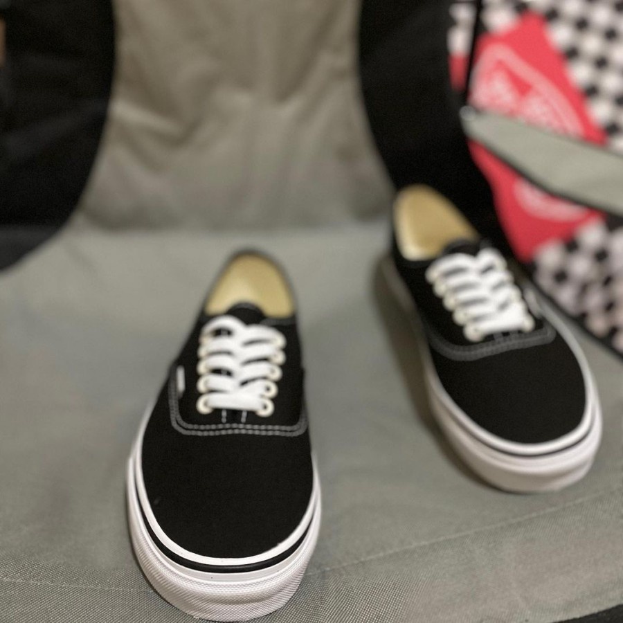 Vans authentic classic black and clearance white