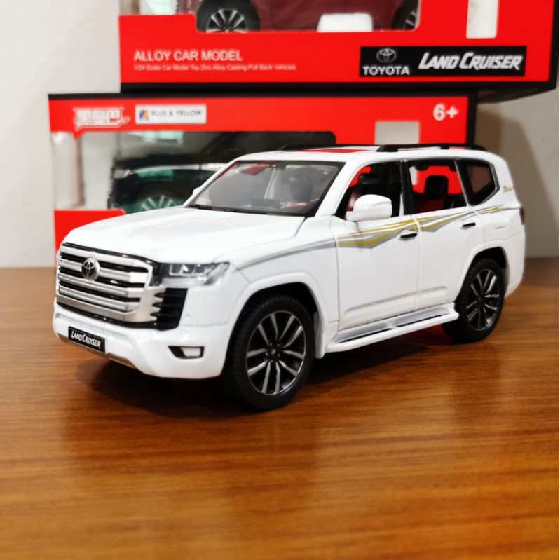 Toyota land cruiser diecast deals model cars