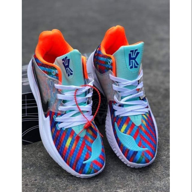 Kyrie low 2 light hotsell aqua/black/white men's basketball shoe