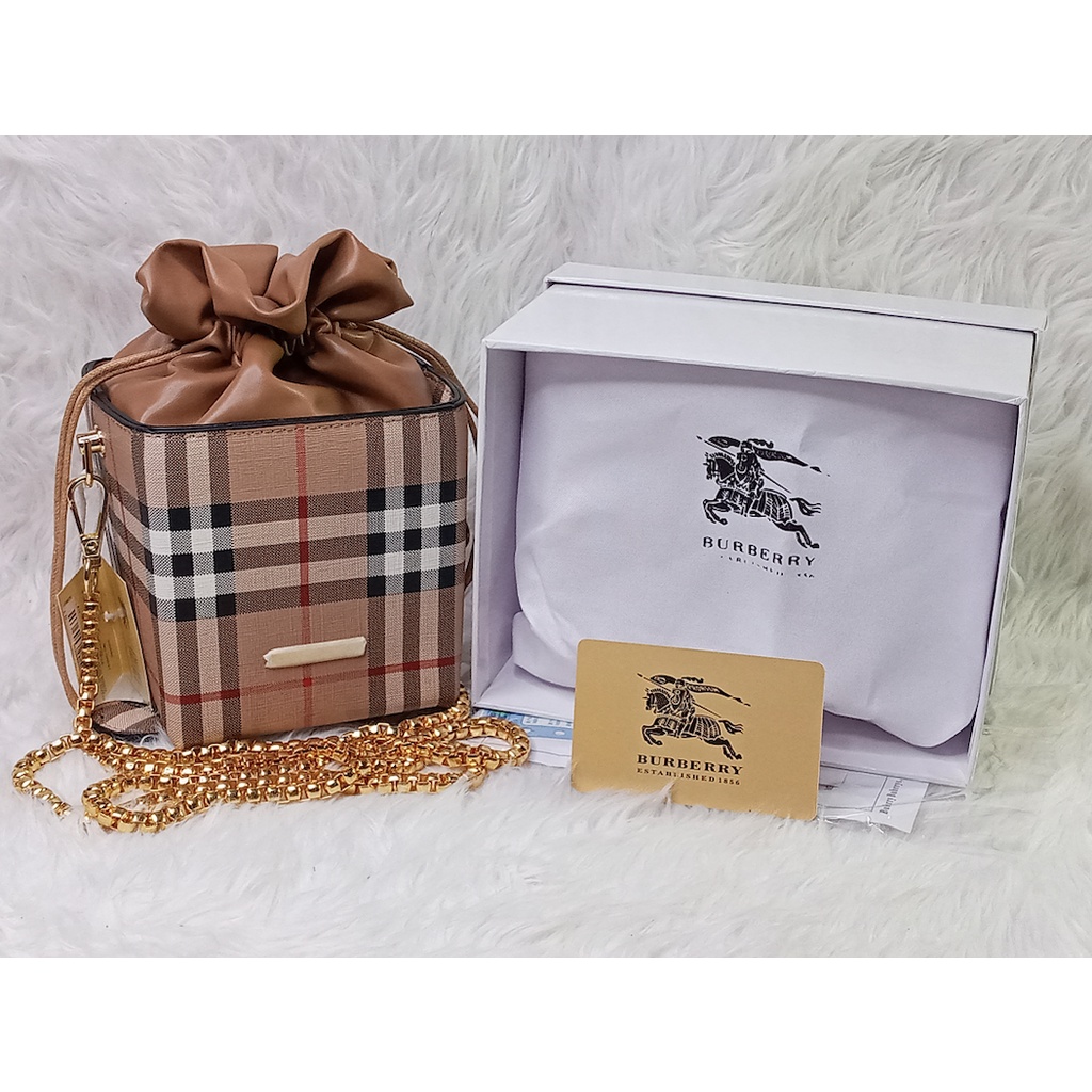 Burberry gift outlet bag