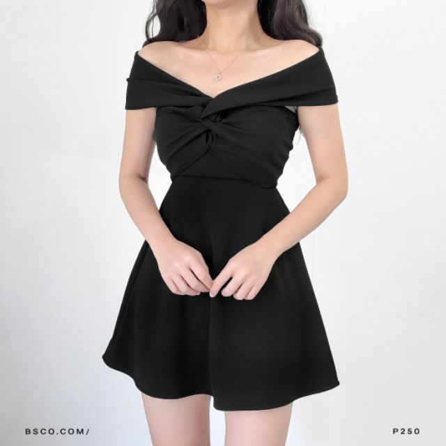 Black discount off shoulder