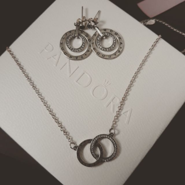 Entwined circles pandora deals necklace