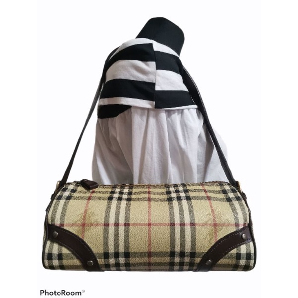 Burberry best sale barrel handbag