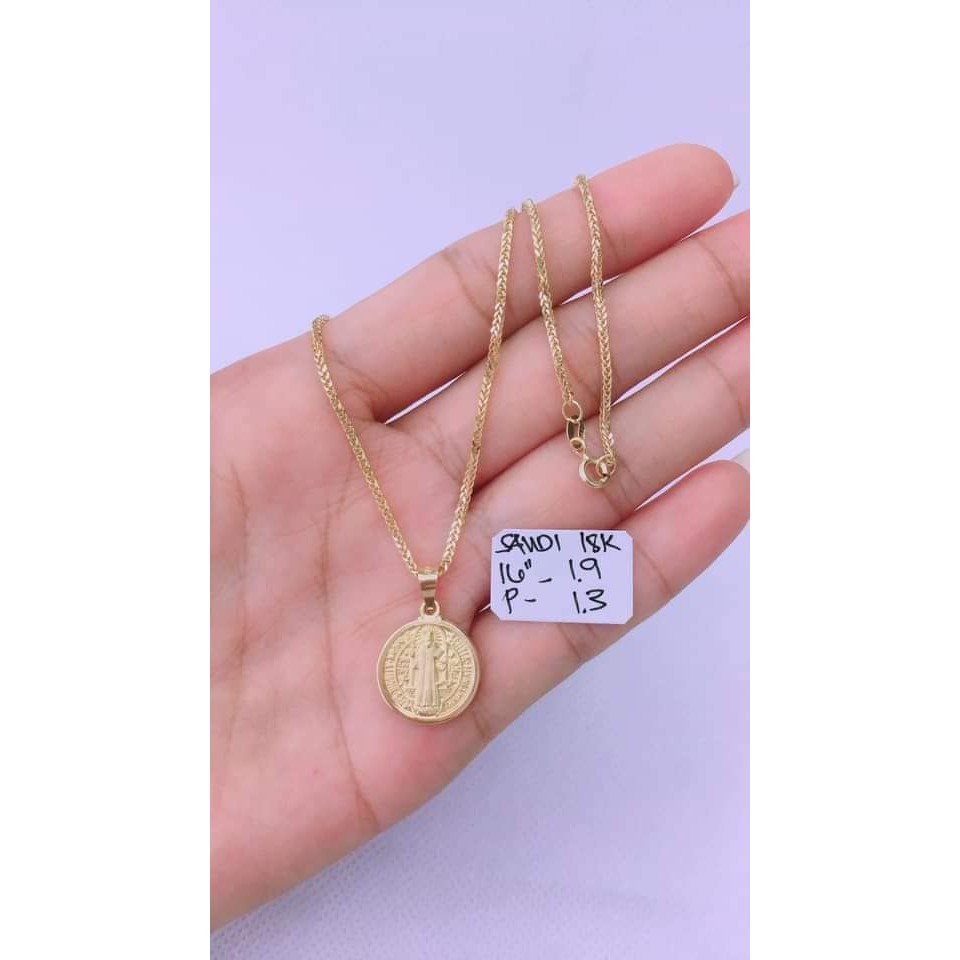 Gold necklace with on sale mama mary pendant