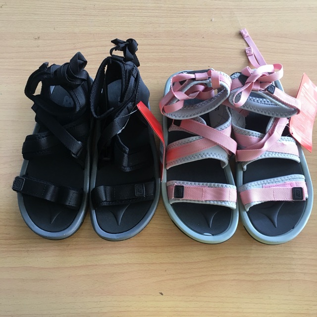 New balance shop caravan sandals