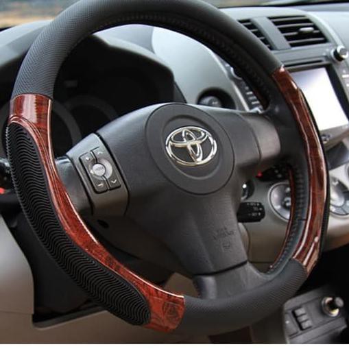 Toyota fortuner deals steering wheel cover