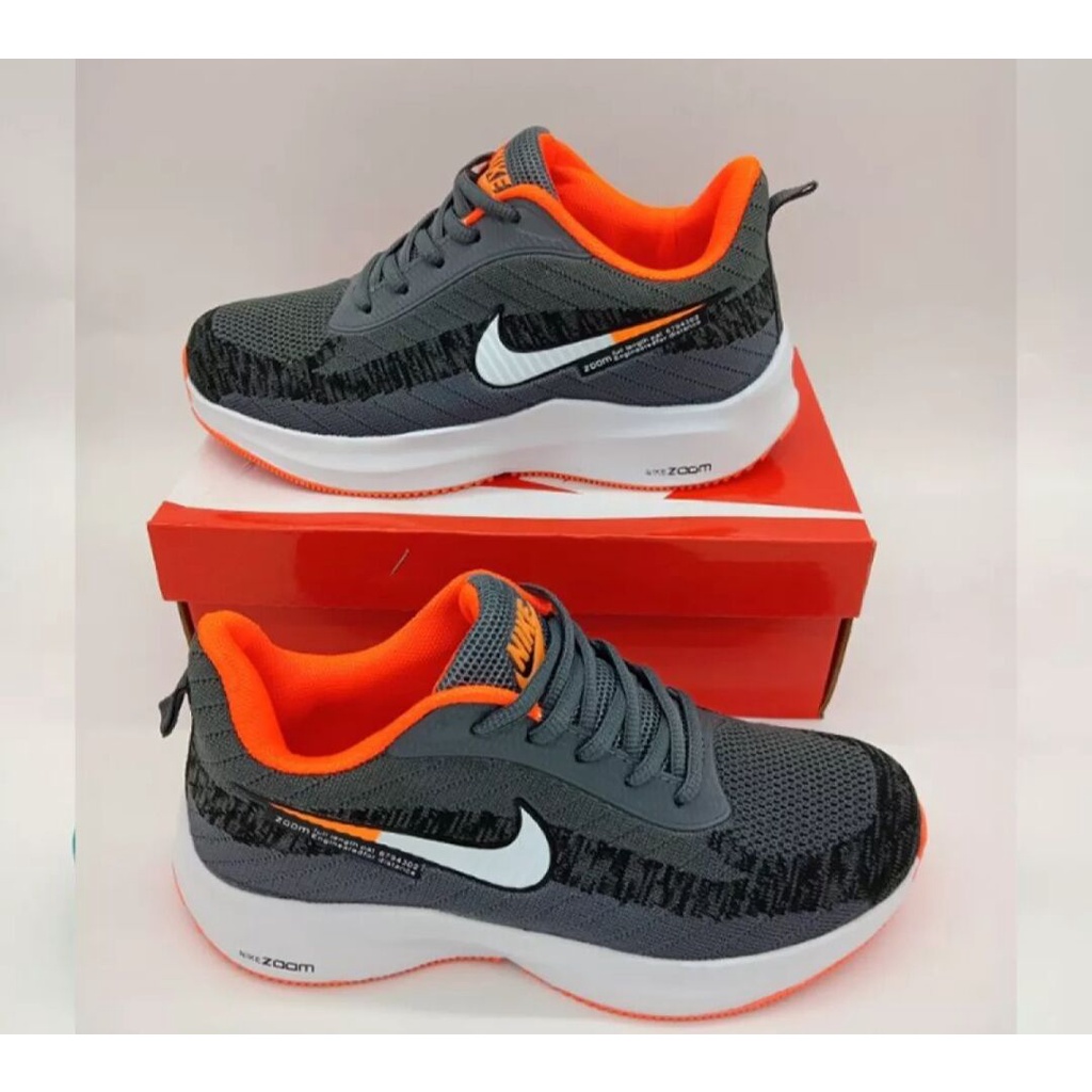 Nike low cut running hot sale shoes