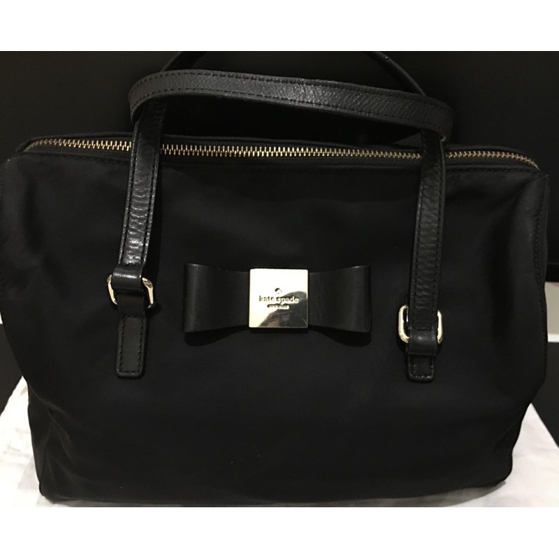 Kate spade hot sale black pouch