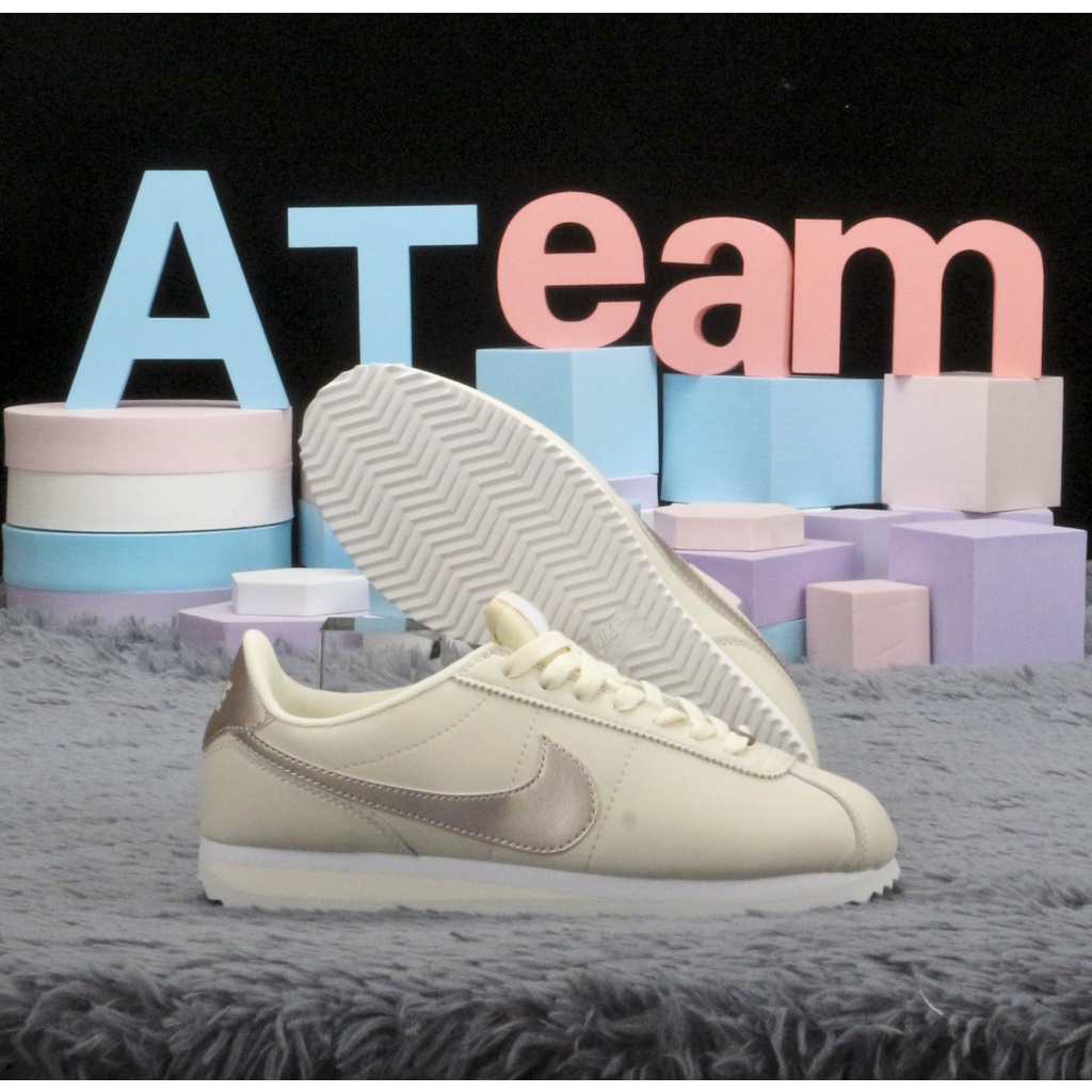 Cortez nike white store gold