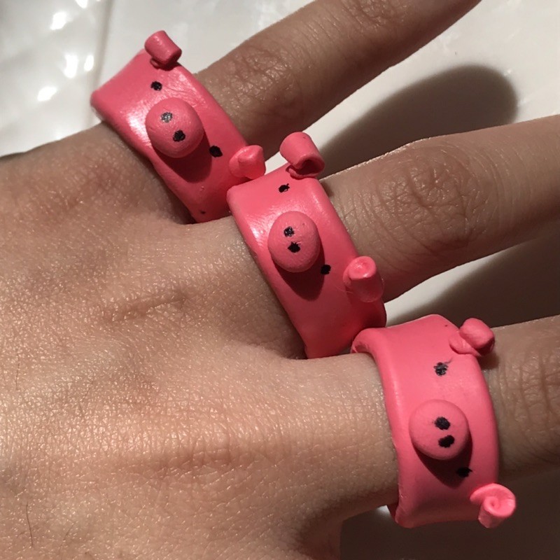 Pig deals clay ring