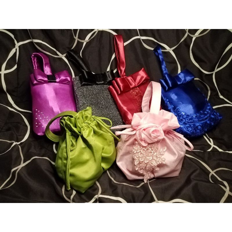 Bridesmaid best sale pouch bag