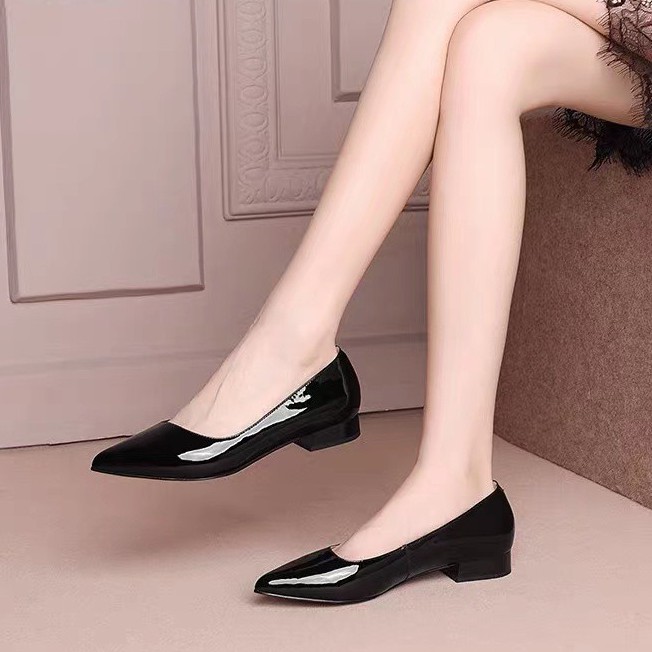 1 inch black shop pumps