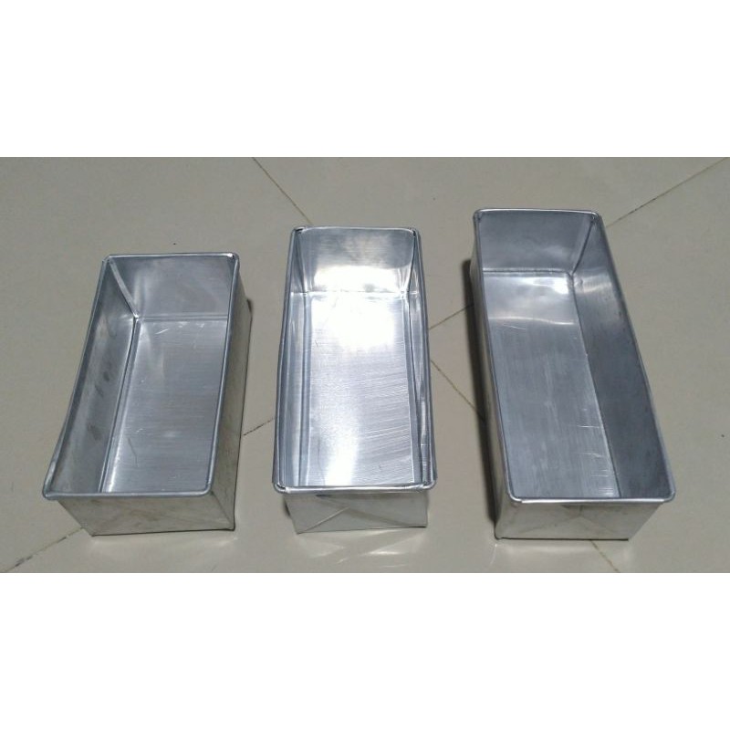 Aluminum loaf outlet pans