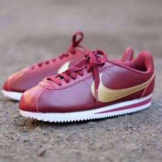 Nike on sale cortez maroon