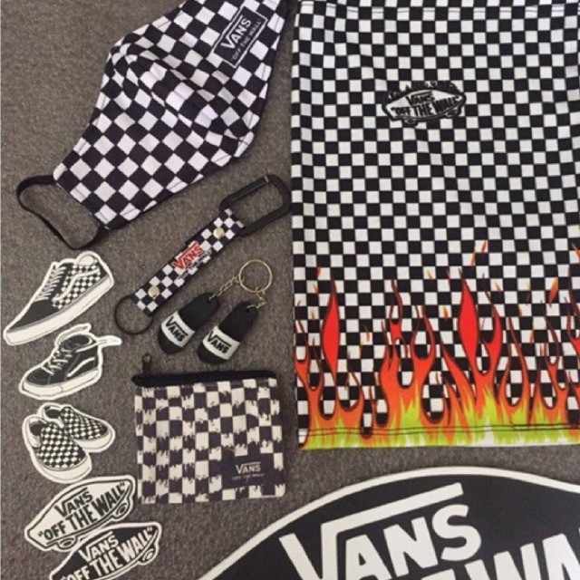 Checkered vans outlet keychain