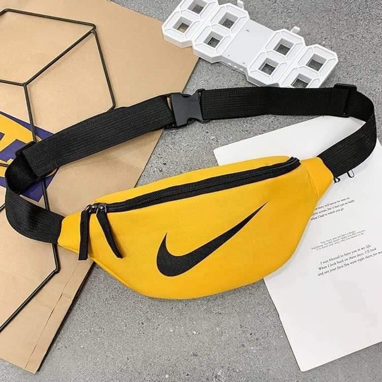 Black and gold nike fanny online pack