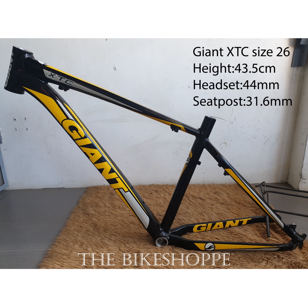 Giant XTC Alloy Bicycle Frame for Mountain Bike size 26 not brand new old stock with scratches