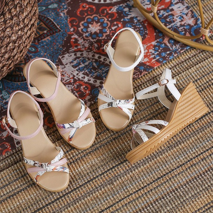 2.5 inch hotsell wedge sandals