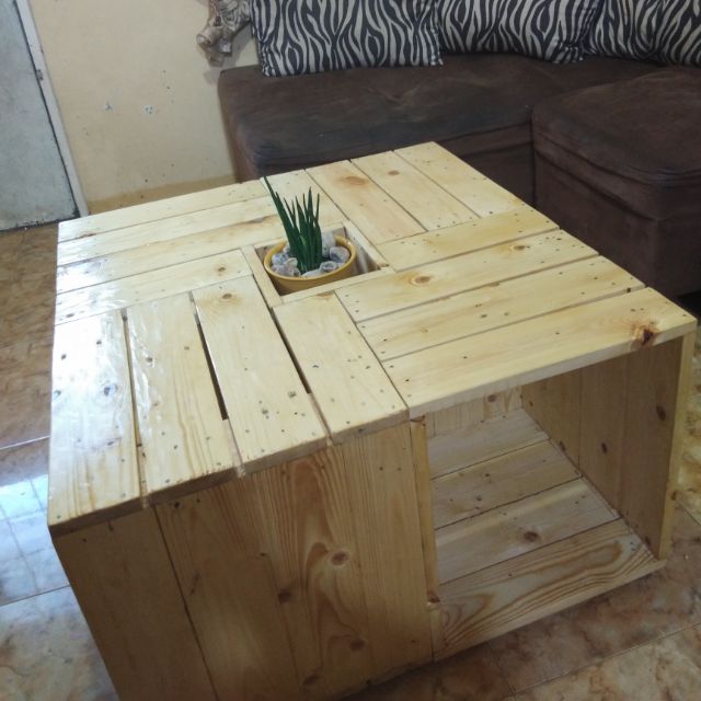 Pallet deals centre table