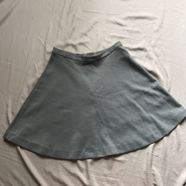 Uniqlo gray skirt sales