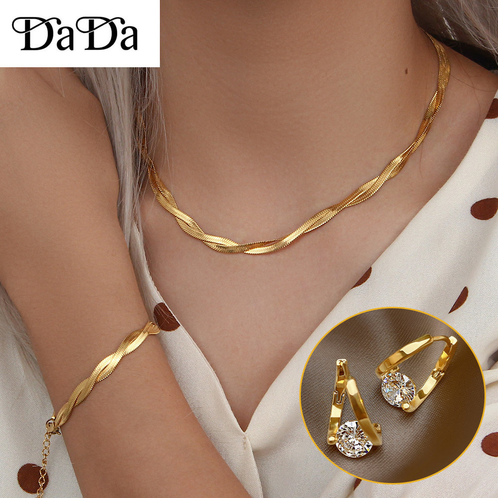 Real Gold] Pure 18k Saudi Gold Necklace Pawnable Original Necklace for  Women Necklace for Girls Korean Style Good Luck Couple Necklace Love Pendant  Fasion Jewellery Not Fade Birthday Present Engagement Gift Necklaces