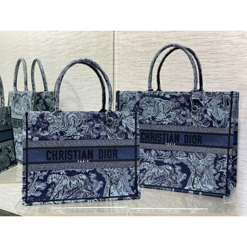 Dior book tote Tiger series small size 26.5cm Custom Name Including all  accessories top version