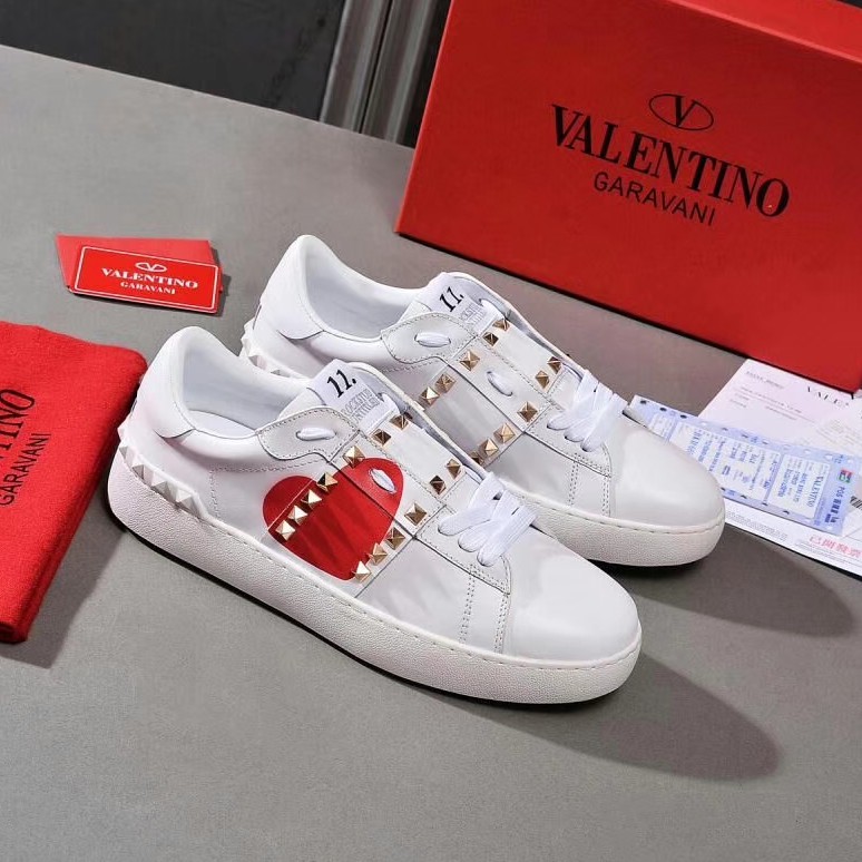 Valentino store heart shoes