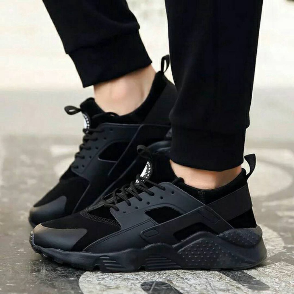 Nike huarache all black cheap womens