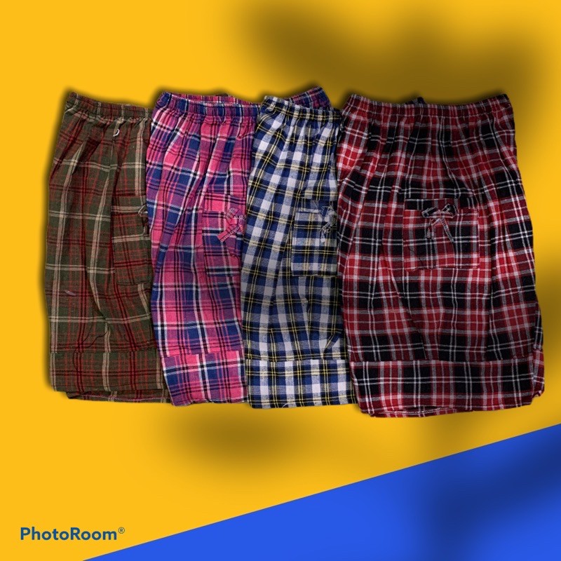 Pambahay Checkered shorts for adult( sold per piece) assorted ibibigay