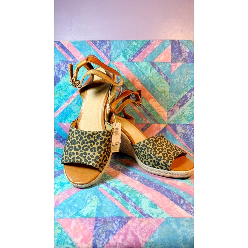 Leopard print sandals discount canada