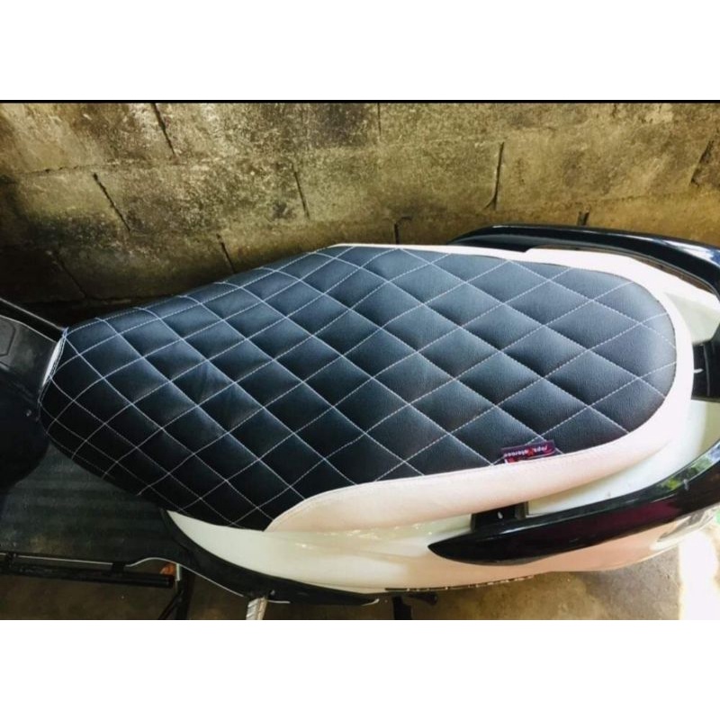 Suzuki burgman 125 sales seat cover