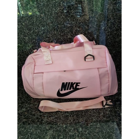 Nike gym hotsell bag pink