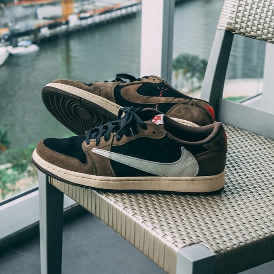 Travis scott x air jordan 1 low dark clearance mocha