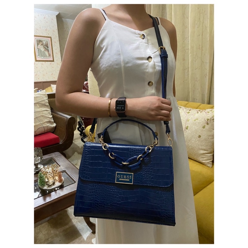 Guess charis 2025 satchel bag