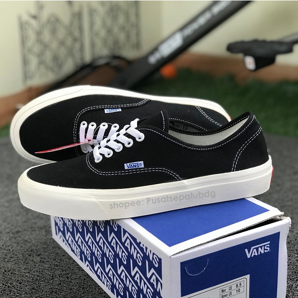 Black and white outlet vans shoes mens