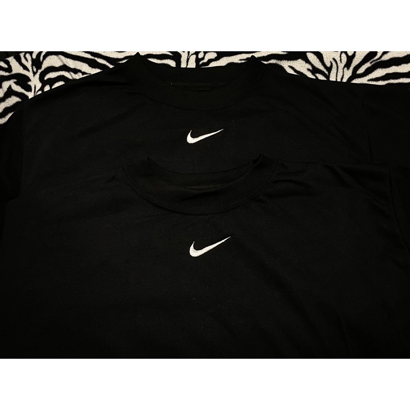 Nike middle swoosh store t shirt