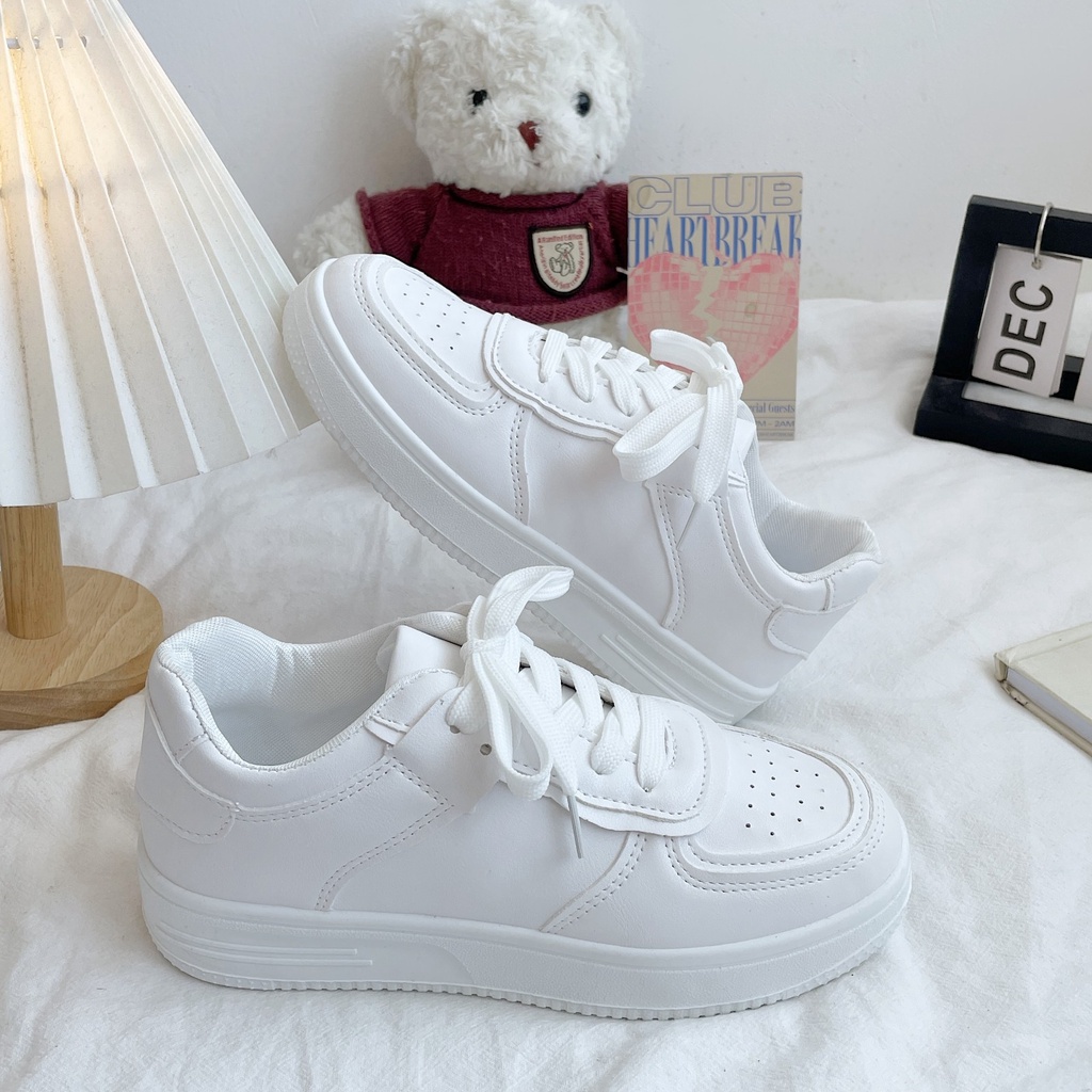 White shoes store for women