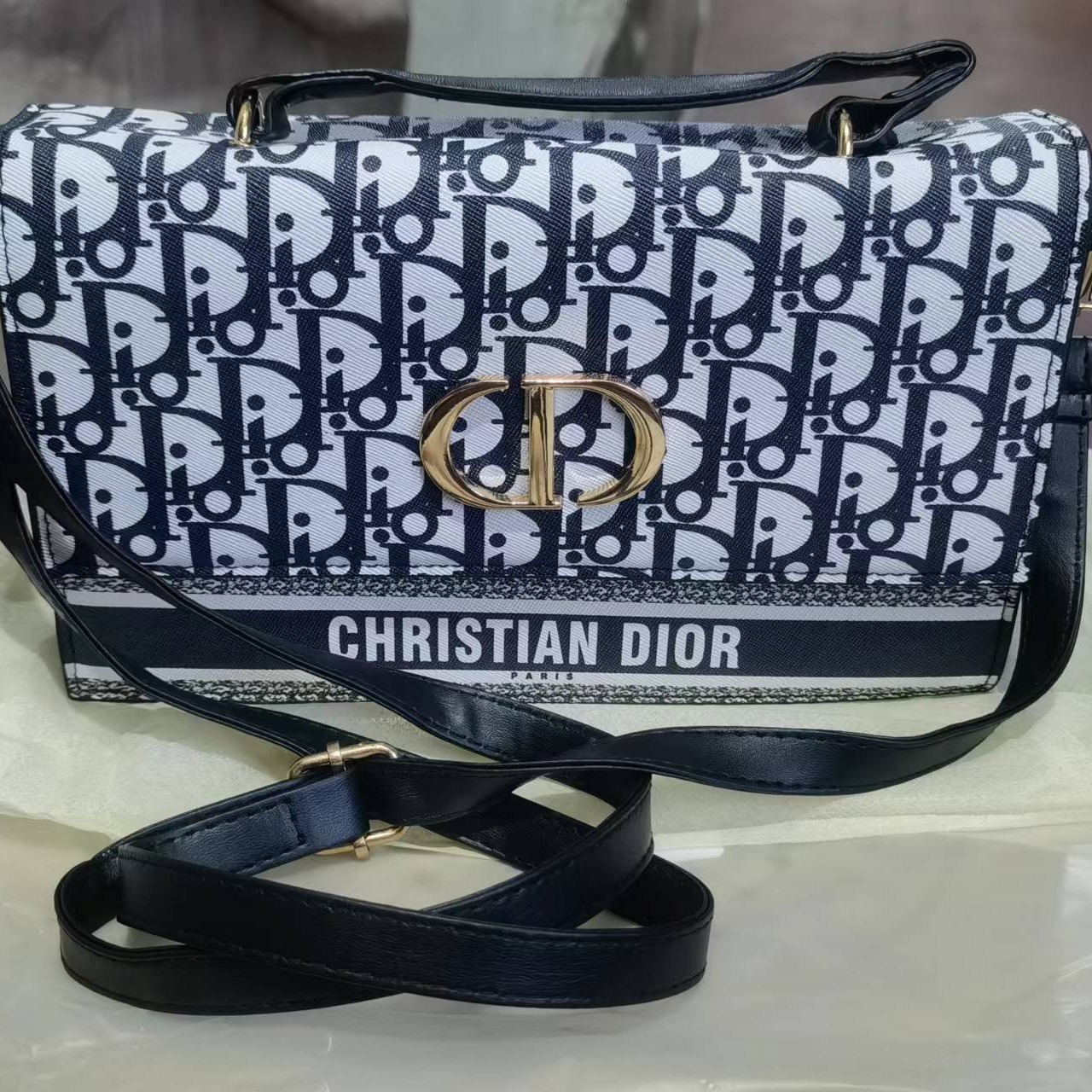 5,026 Runway Dior Bags Stock Photos, High-Res Pictures, and Images