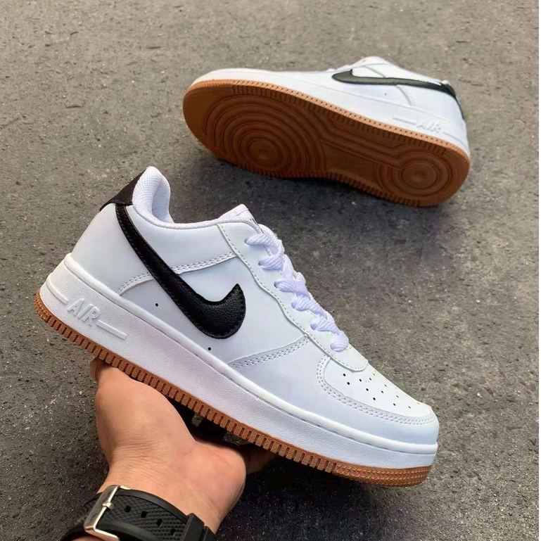 Air forces sales with gum bottoms