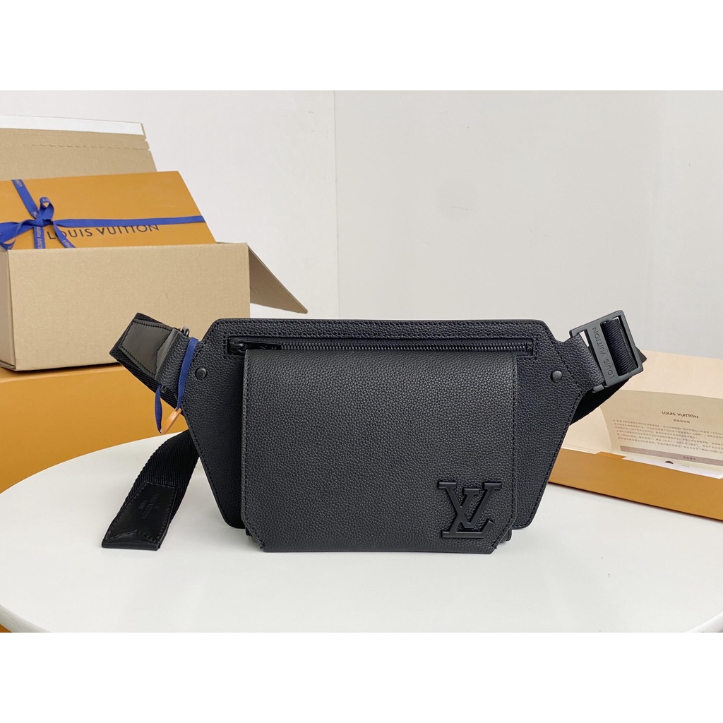 LOUIS VUITTON Messenger Calf Leather Aerogram Shoulder Bag M57080  Men's Black